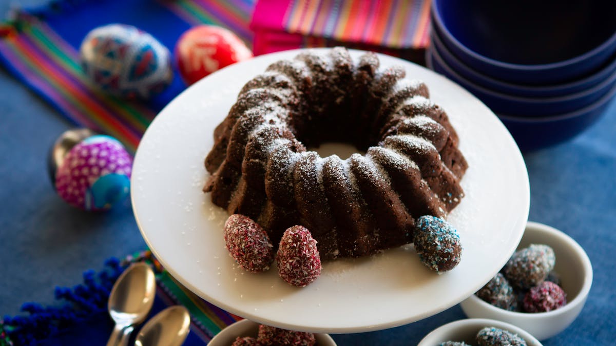 Low carb chocolate cake with Easter eggs