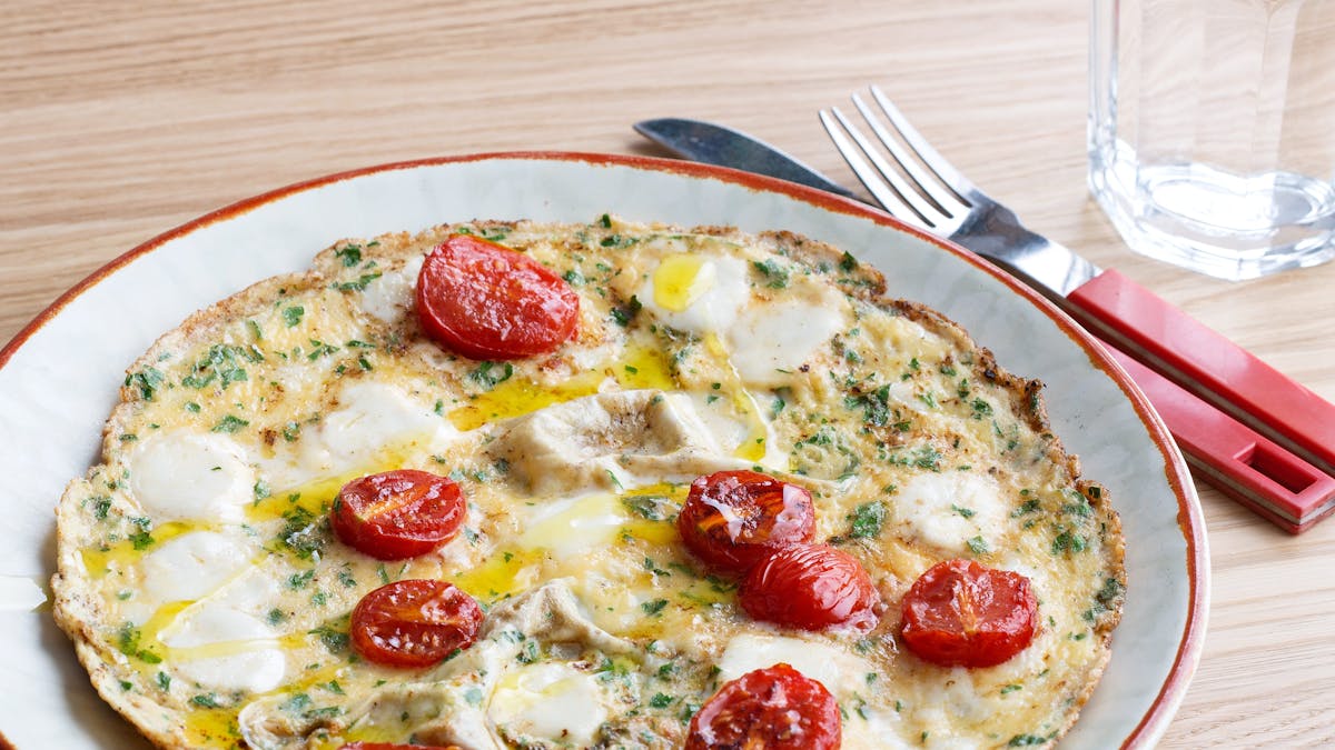 Keto Caprese omelet