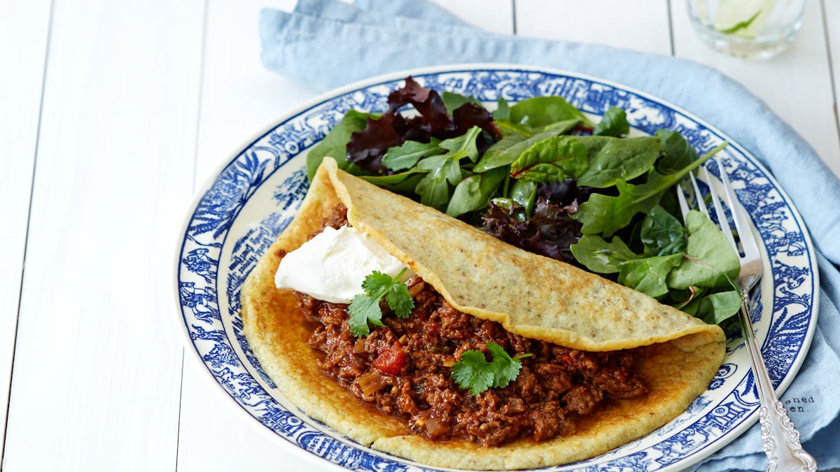 Keto chili and tortillas